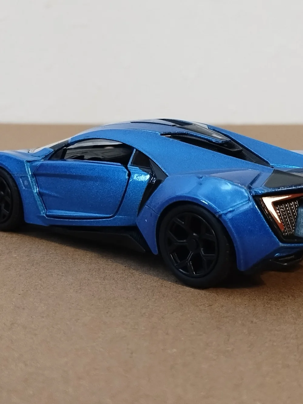 JADA lykan  hyperspirt BLUE 1/32 DIECAST MODEL CAR
